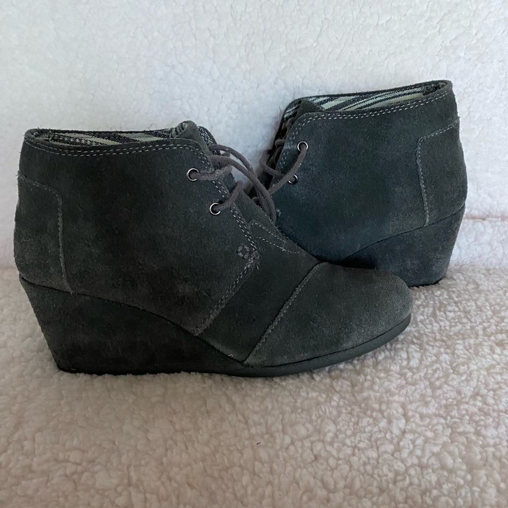Toms Gray Suede Wedge Ankle Booties Lace Up Leather Boots Shoes Women’s Size 8